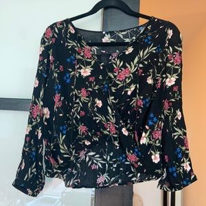 Floral shirt *sizing tag fell off but super cute
